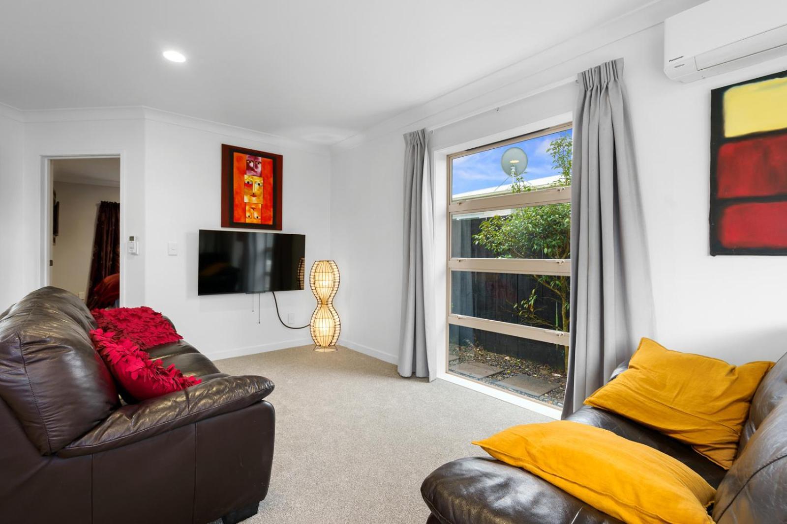 Sunny, Quiet, 2-Bedroom Unit In Fabulous Location! ケンブリッジ エクステリア 写真