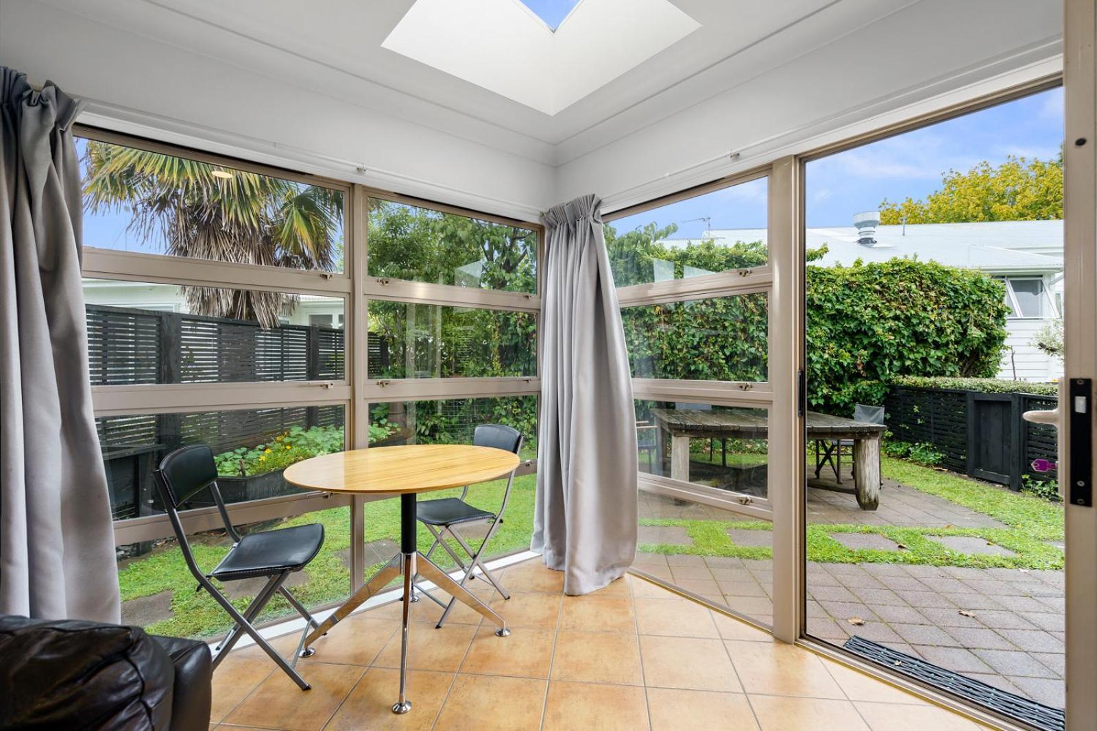 Sunny, Quiet, 2-Bedroom Unit In Fabulous Location! ケンブリッジ エクステリア 写真